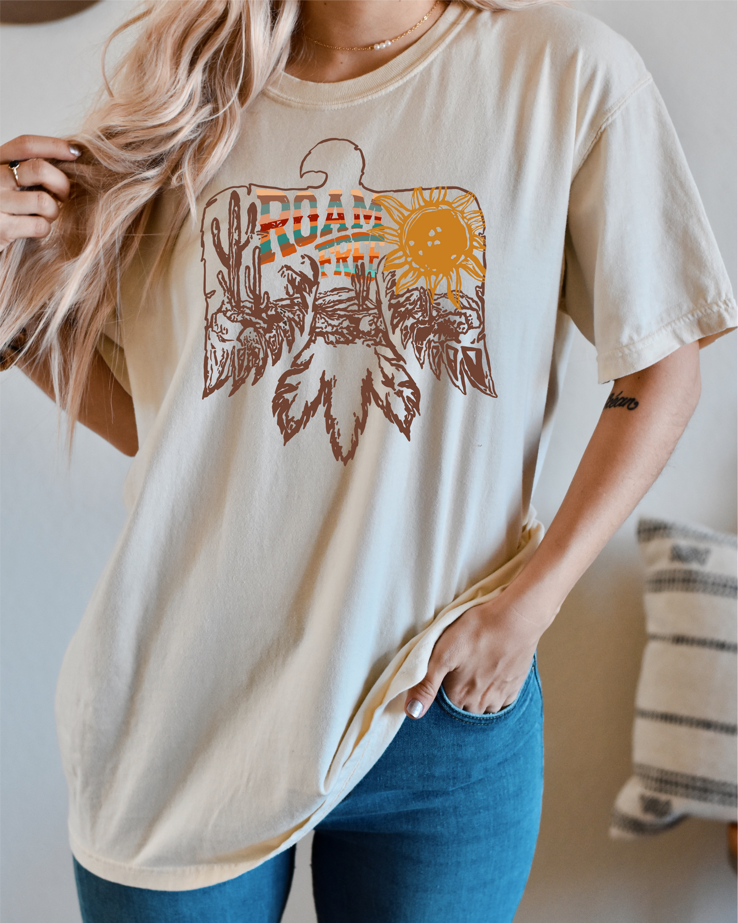 GRAPHIC TEE 236C Roam Free