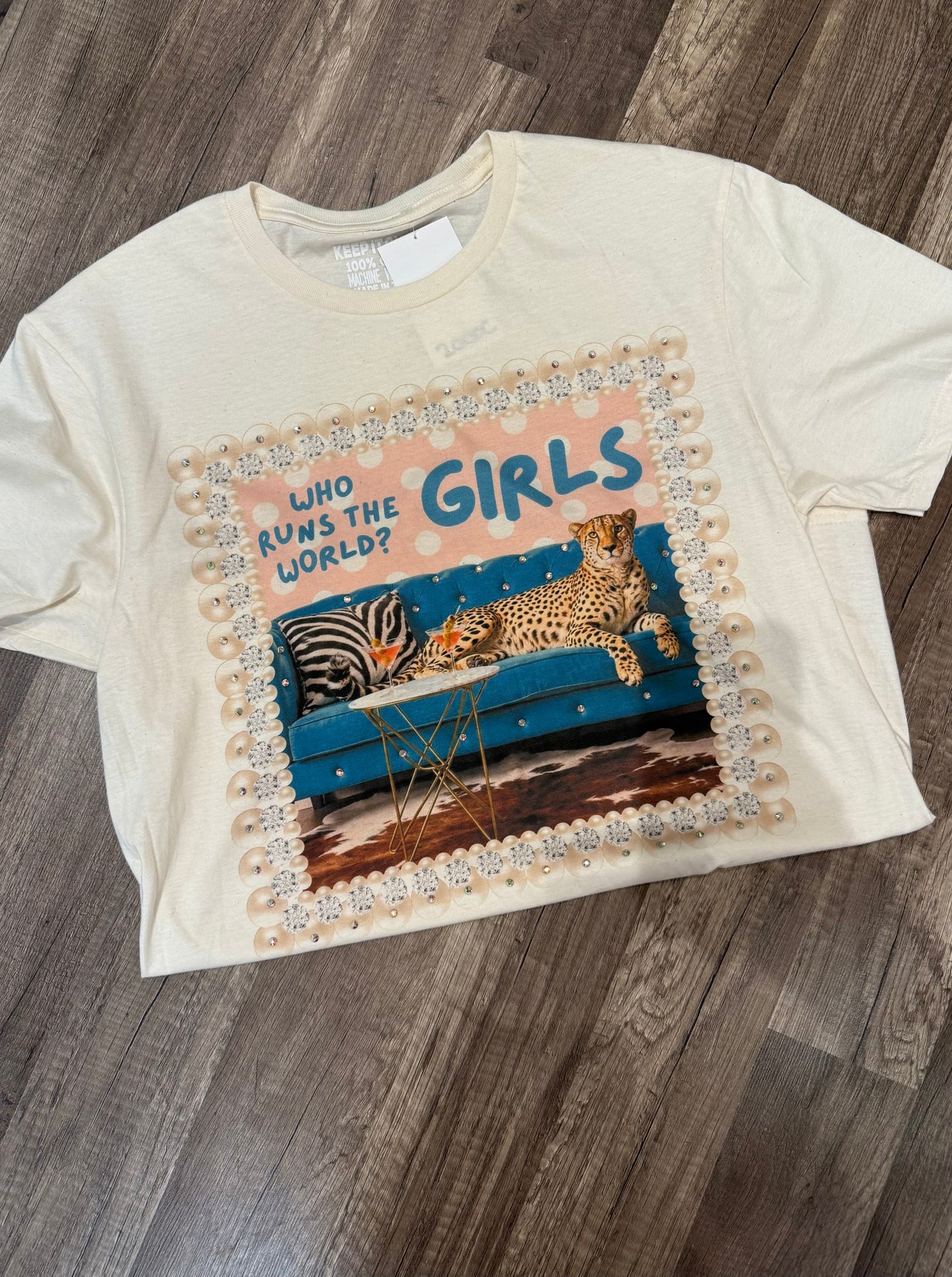 DROP THE WALLS Who Runs the World Girls 2000C