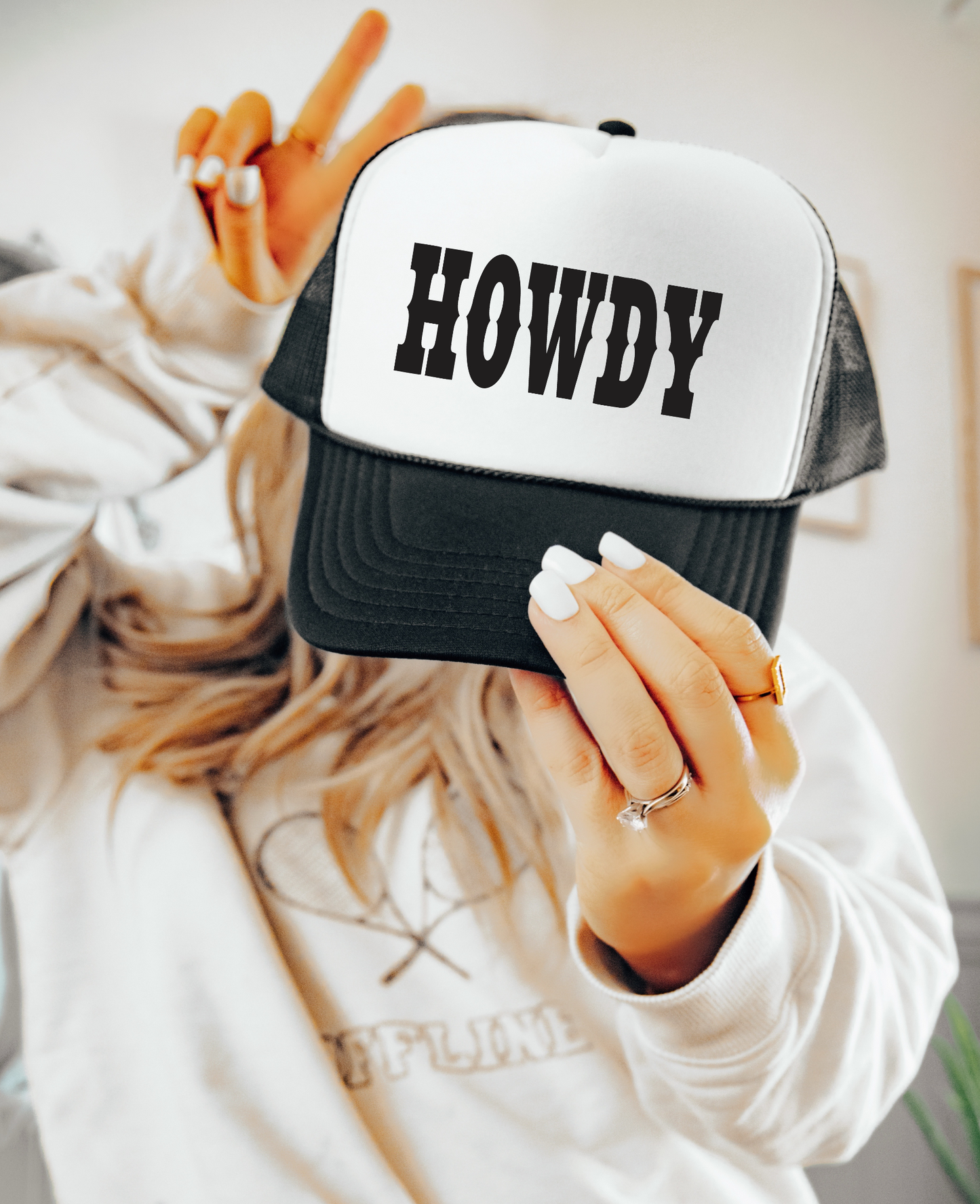 Howdy Trucker Ballcap BLKWHT