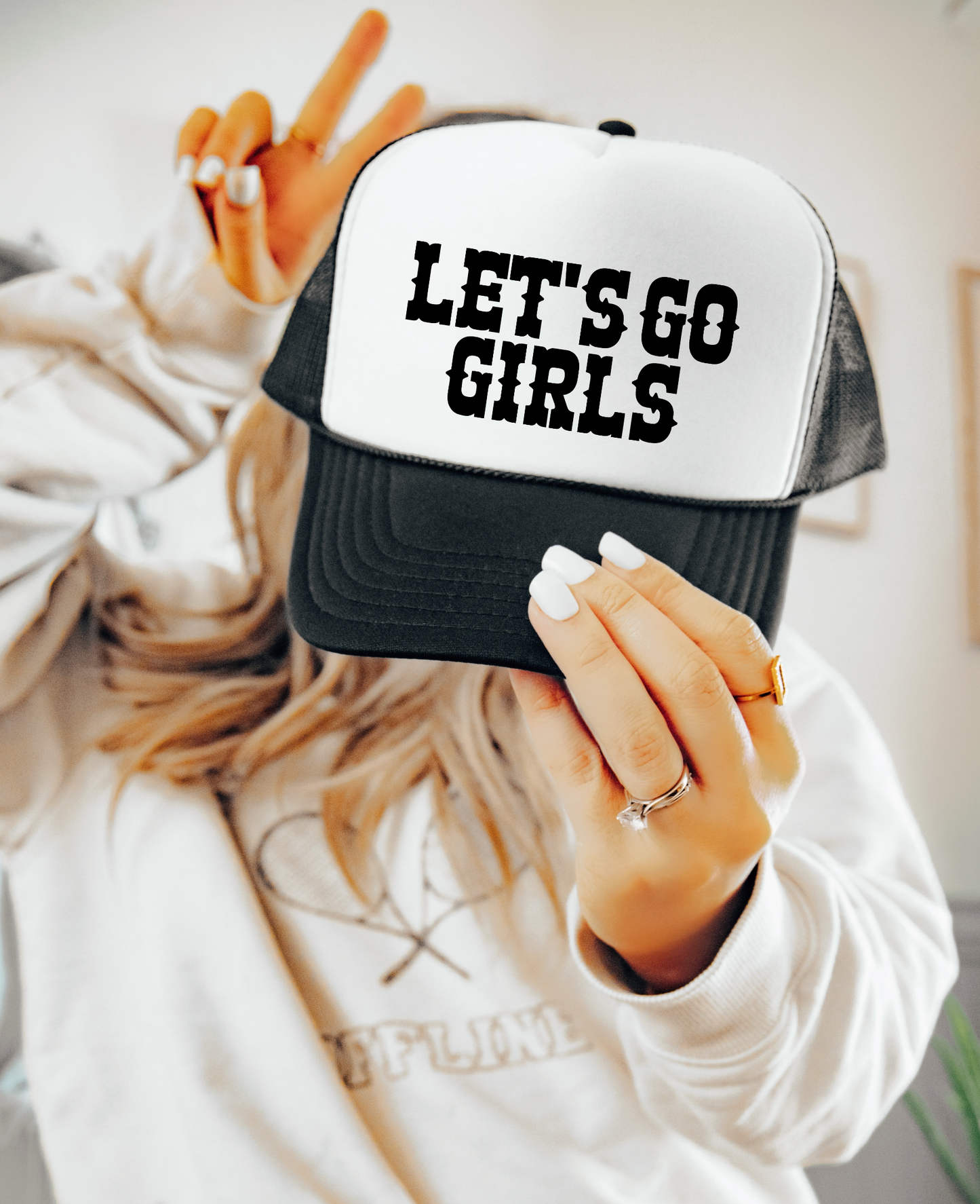 Let's Go Girls TRUCKER CAP BLKWHT