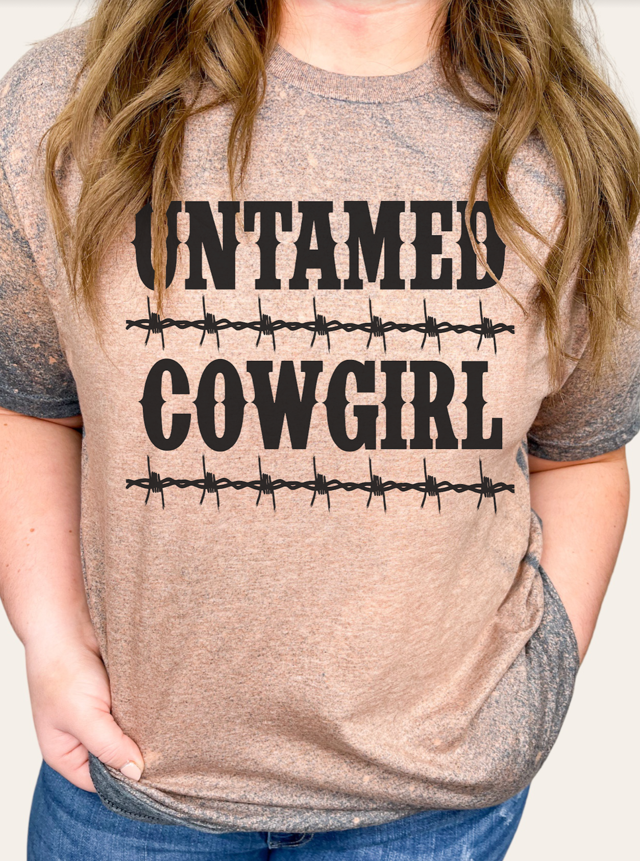 GRAPHIC TEE 315DG Untamed Cowgirl