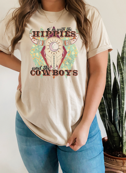 GRAPHIC TEE 386S I'm with the Hippies and the Cowboys